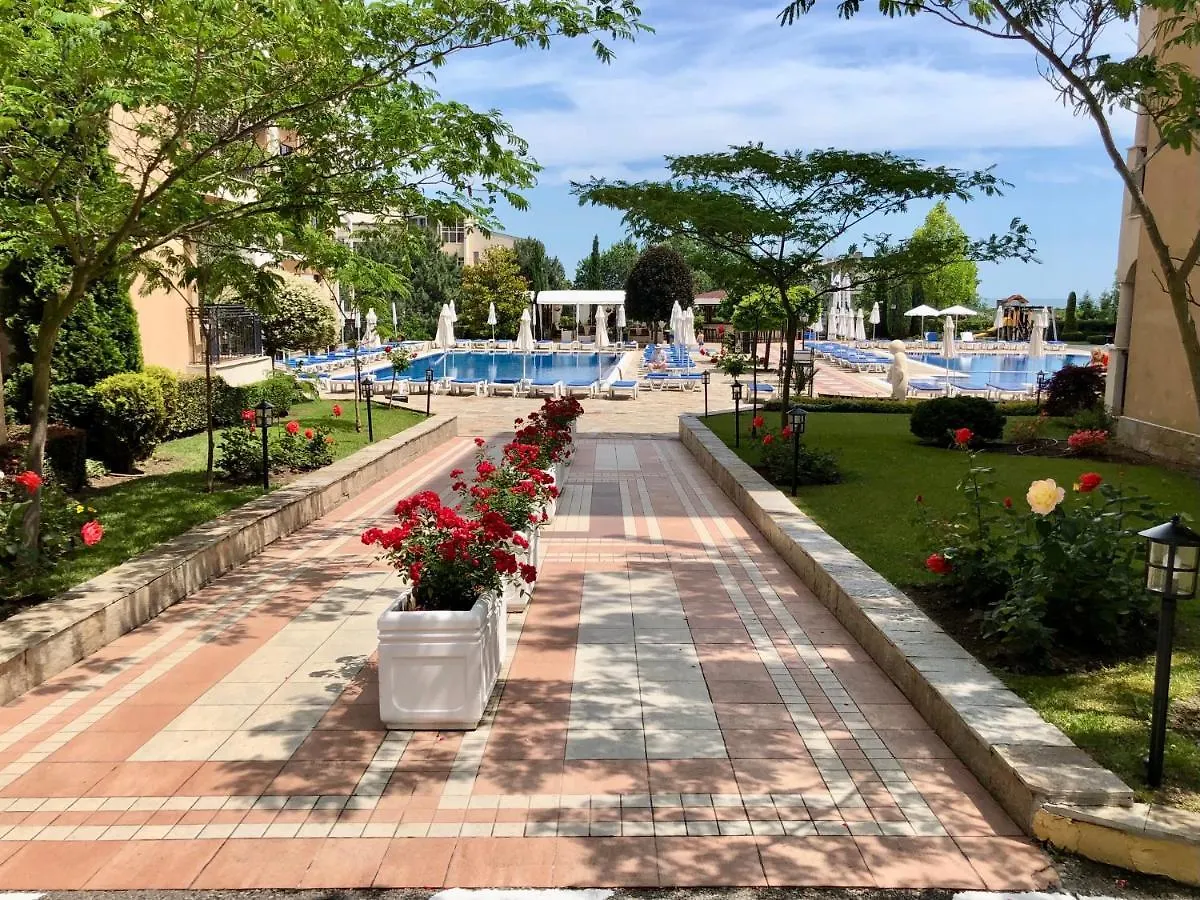 Апартамент Unilux Golden Sands Apartment